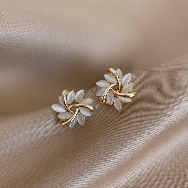 Boucles d'oreilles rondes en opale en forme de fleur