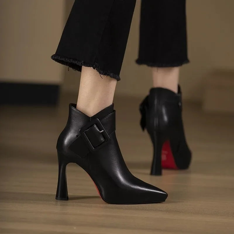 Briselle – Bottines élégantes à boucle