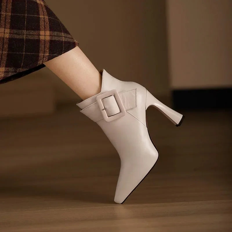 Briselle – Bottines élégantes à boucle